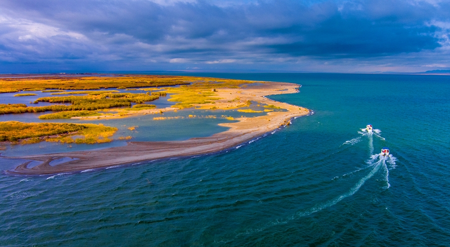 乌伦古湖秋色鸟瞰4